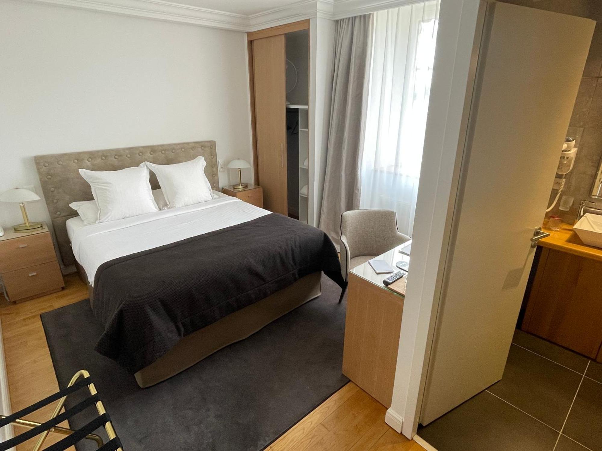 Hotel Victor Hugo Понторсон Экстерьер фото