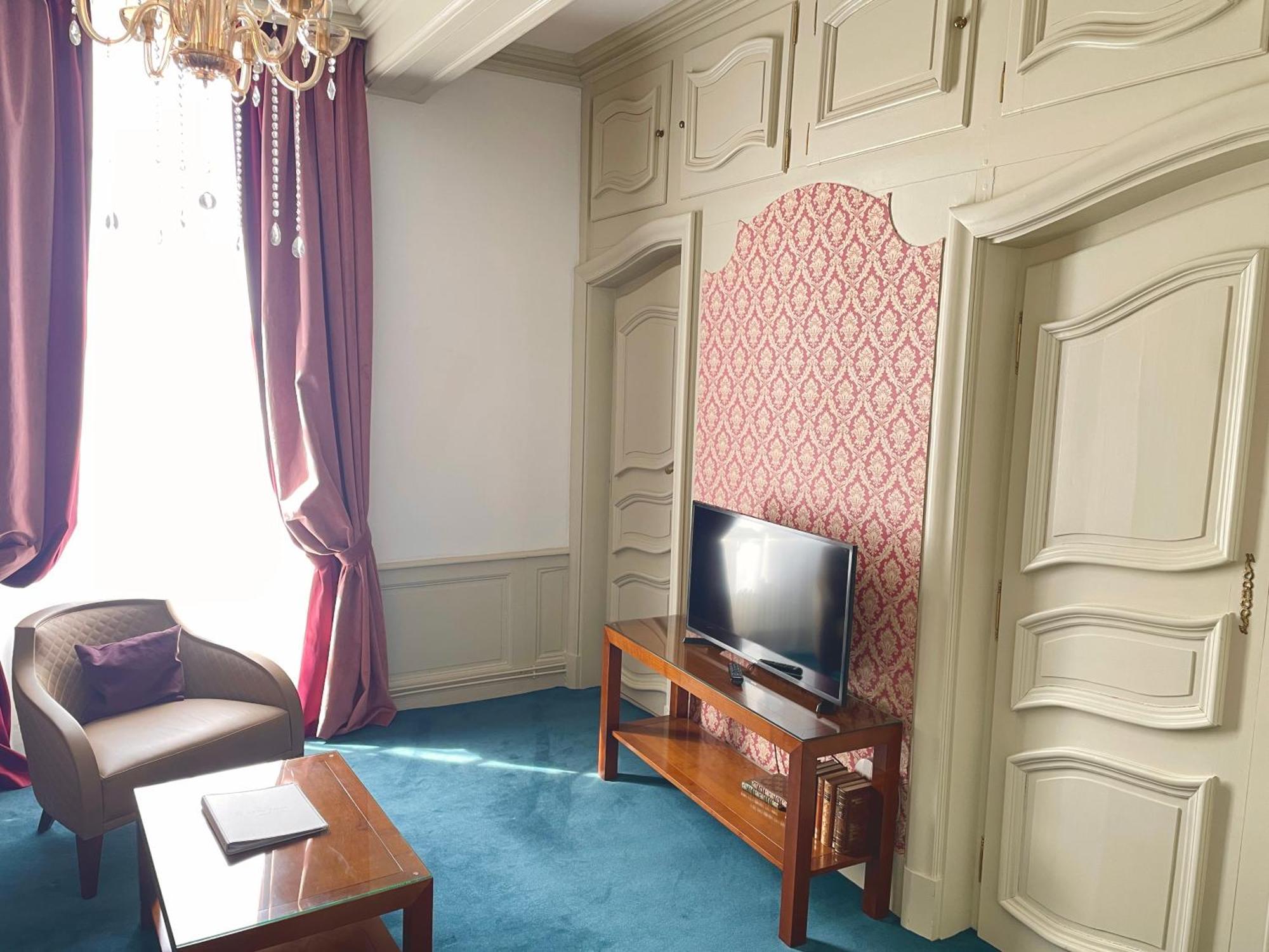 Hotel Victor Hugo Понторсон Экстерьер фото