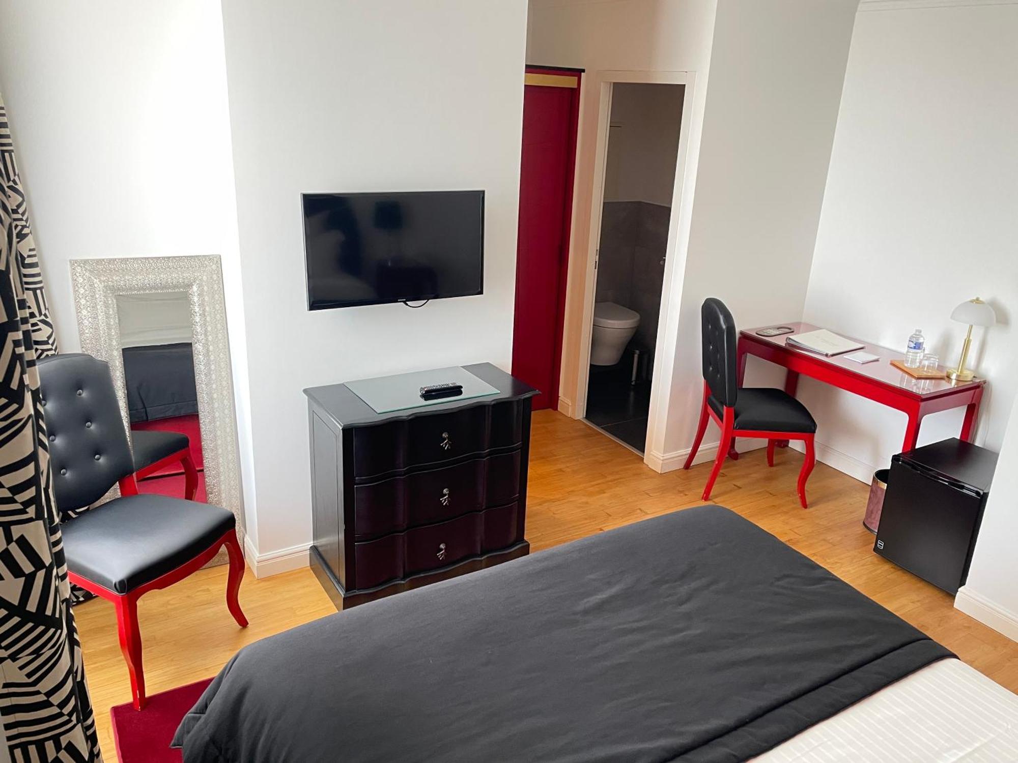 Hotel Victor Hugo Понторсон Экстерьер фото