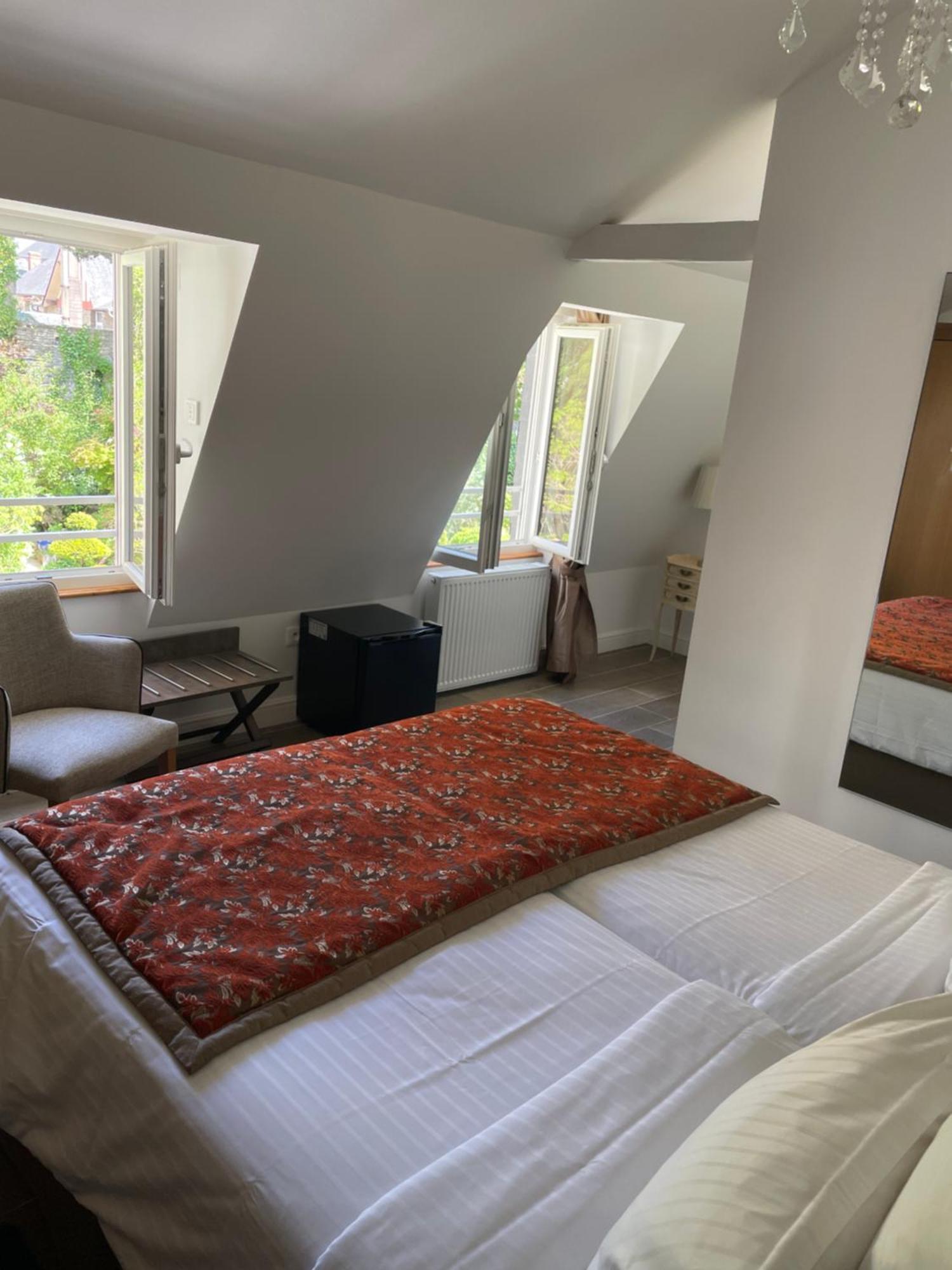 Hotel Victor Hugo Понторсон Экстерьер фото