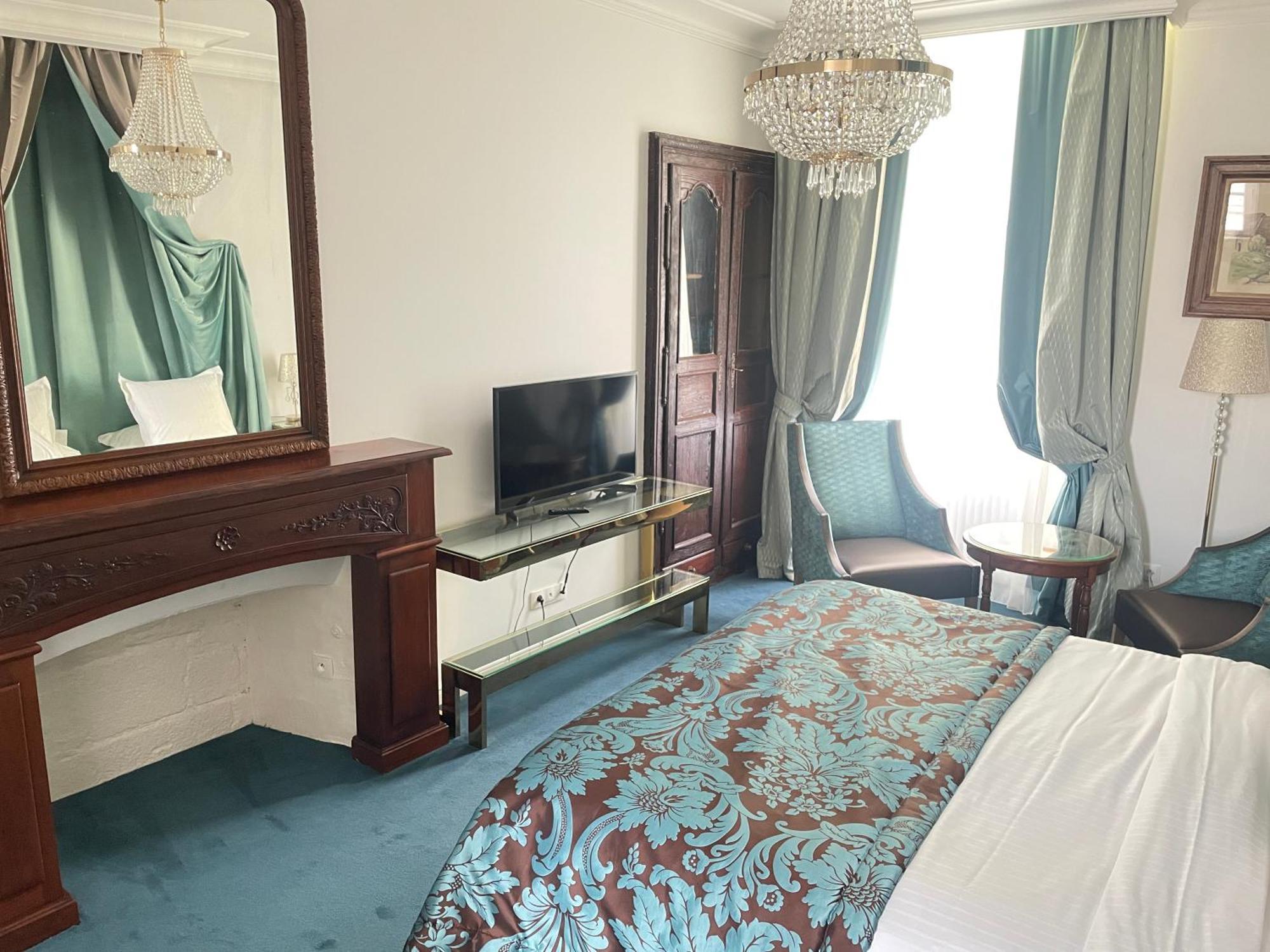 Hotel Victor Hugo Понторсон Экстерьер фото