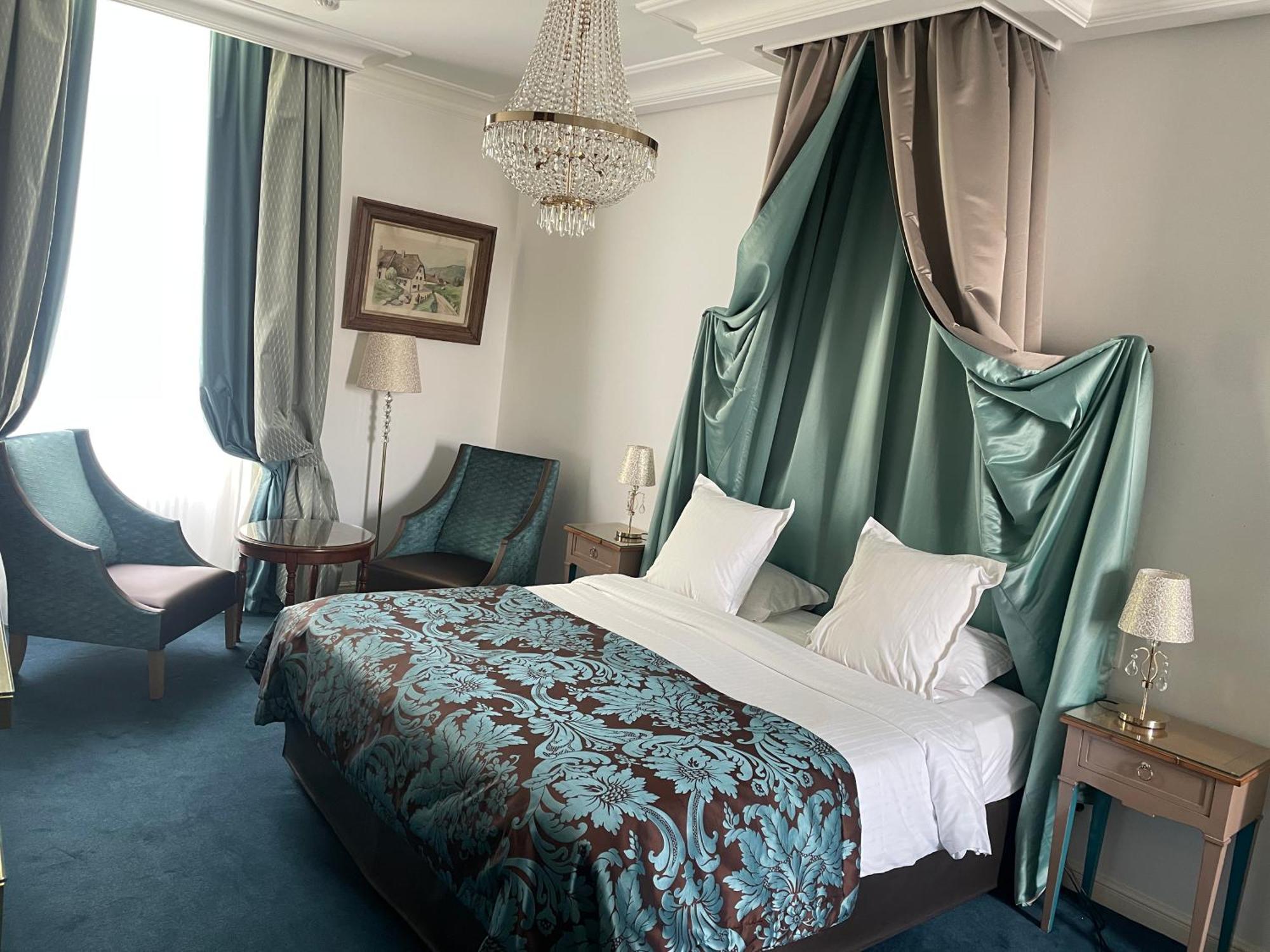 Hotel Victor Hugo Понторсон Экстерьер фото
