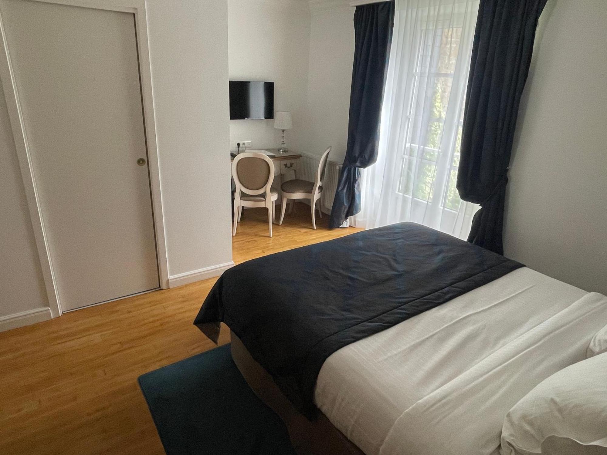 Hotel Victor Hugo Понторсон Экстерьер фото