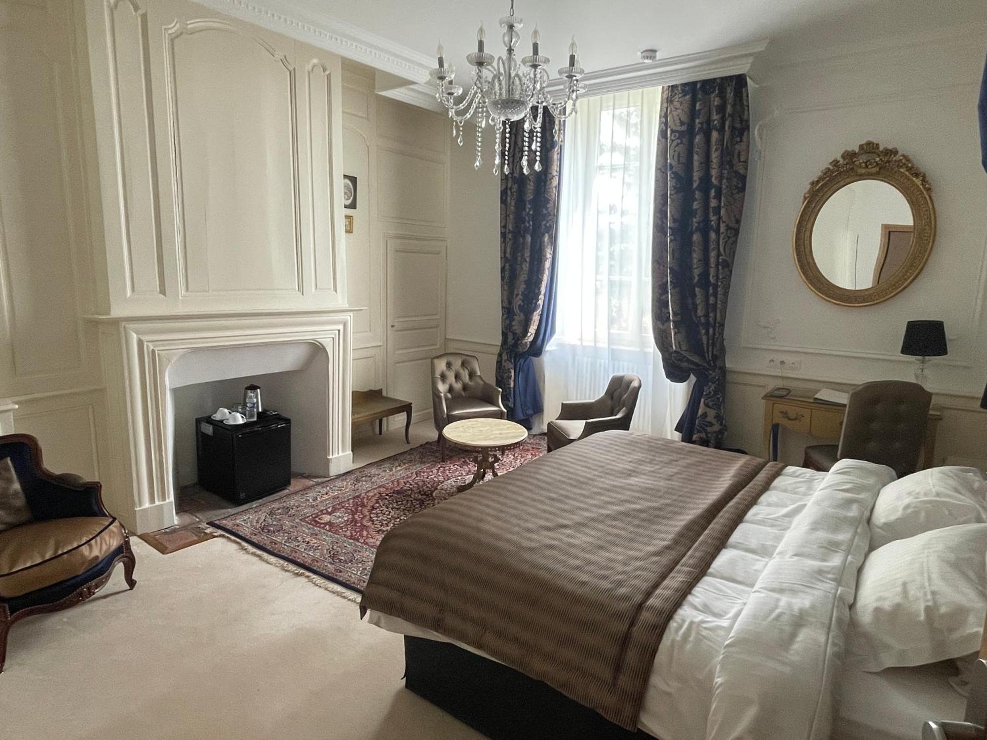 Hotel Victor Hugo Понторсон Экстерьер фото